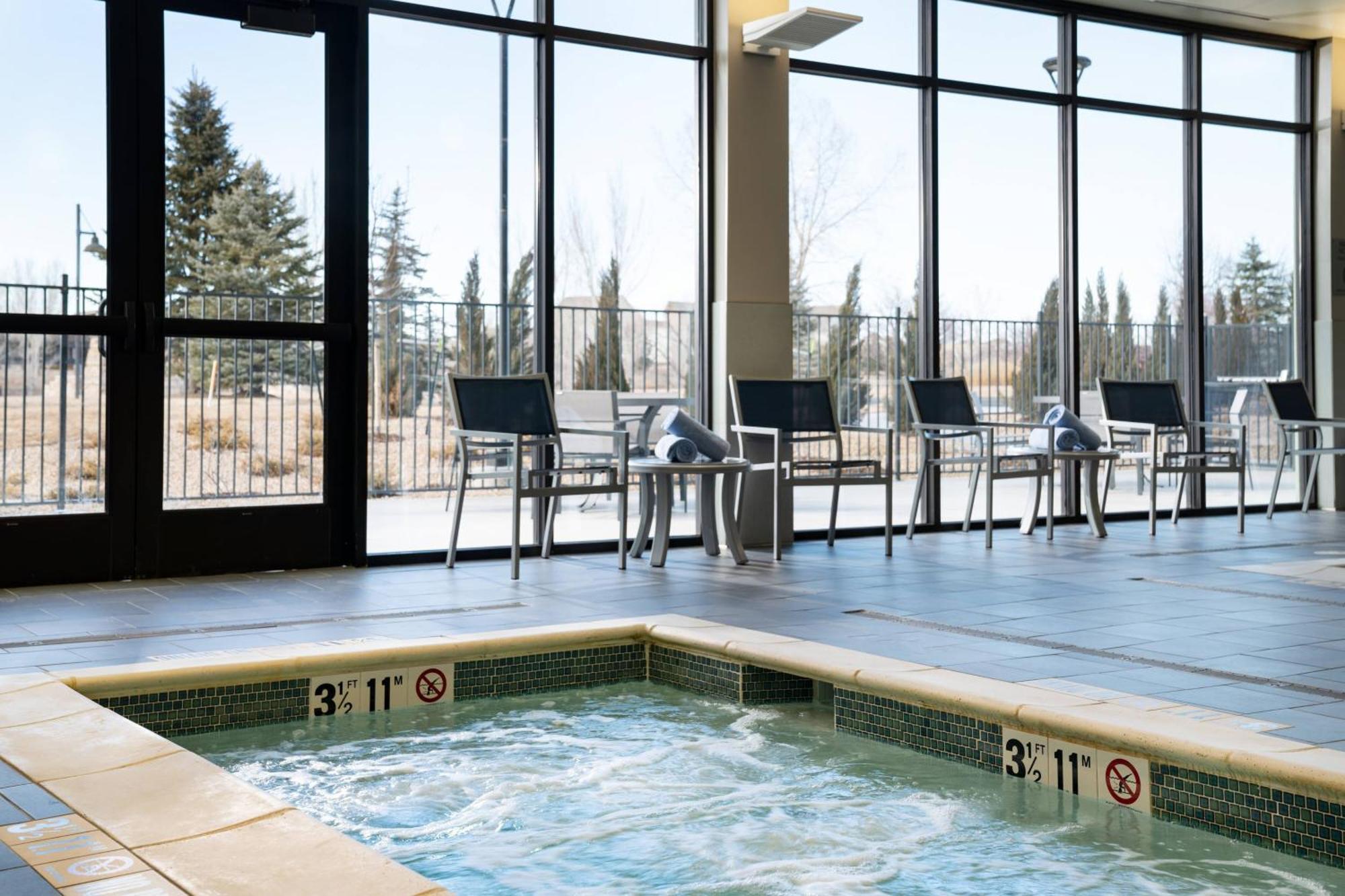 Courtyard By Marriott Loveland Fort Collins Exterior photo