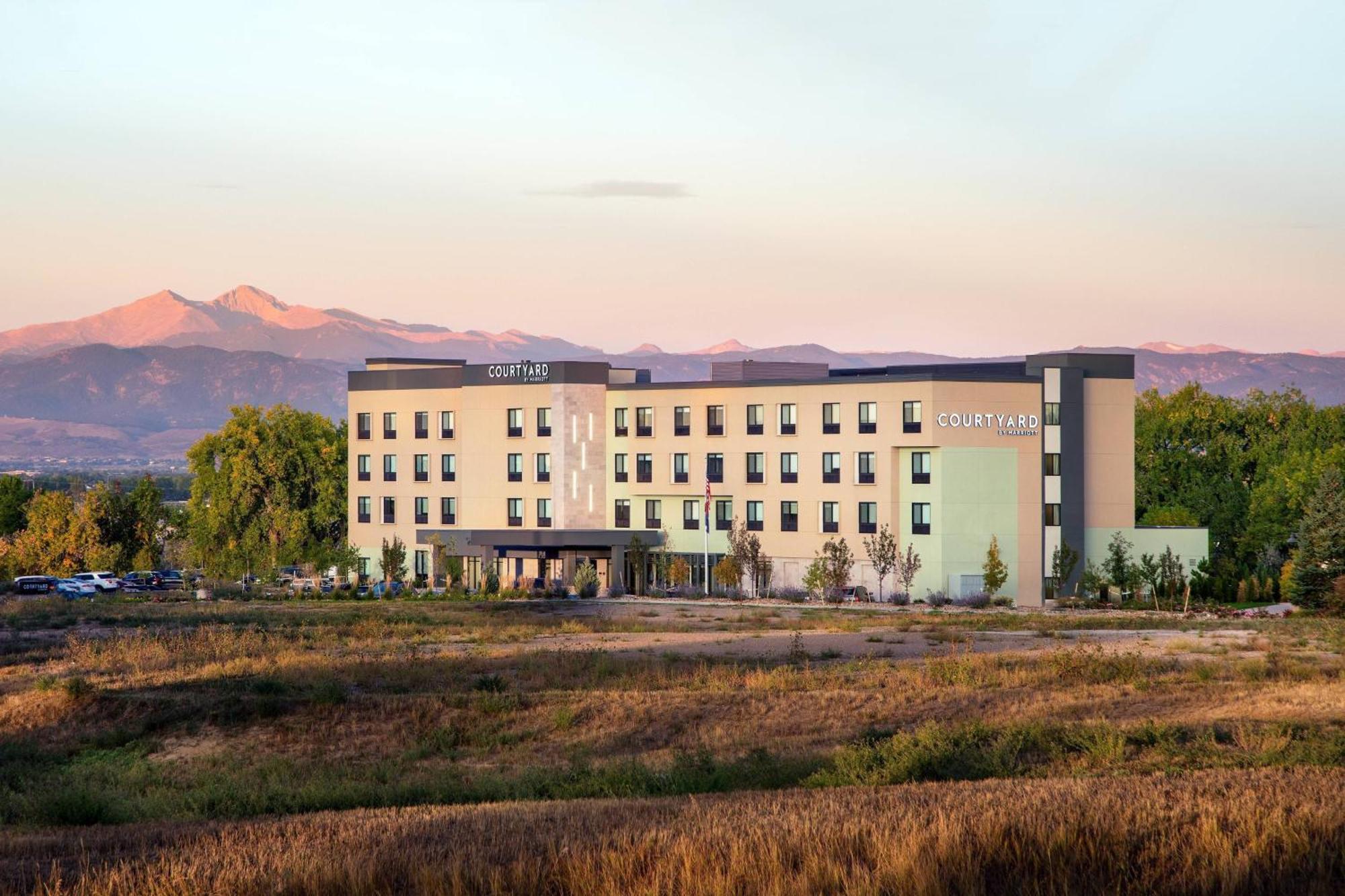 Courtyard By Marriott Loveland Fort Collins Exterior photo