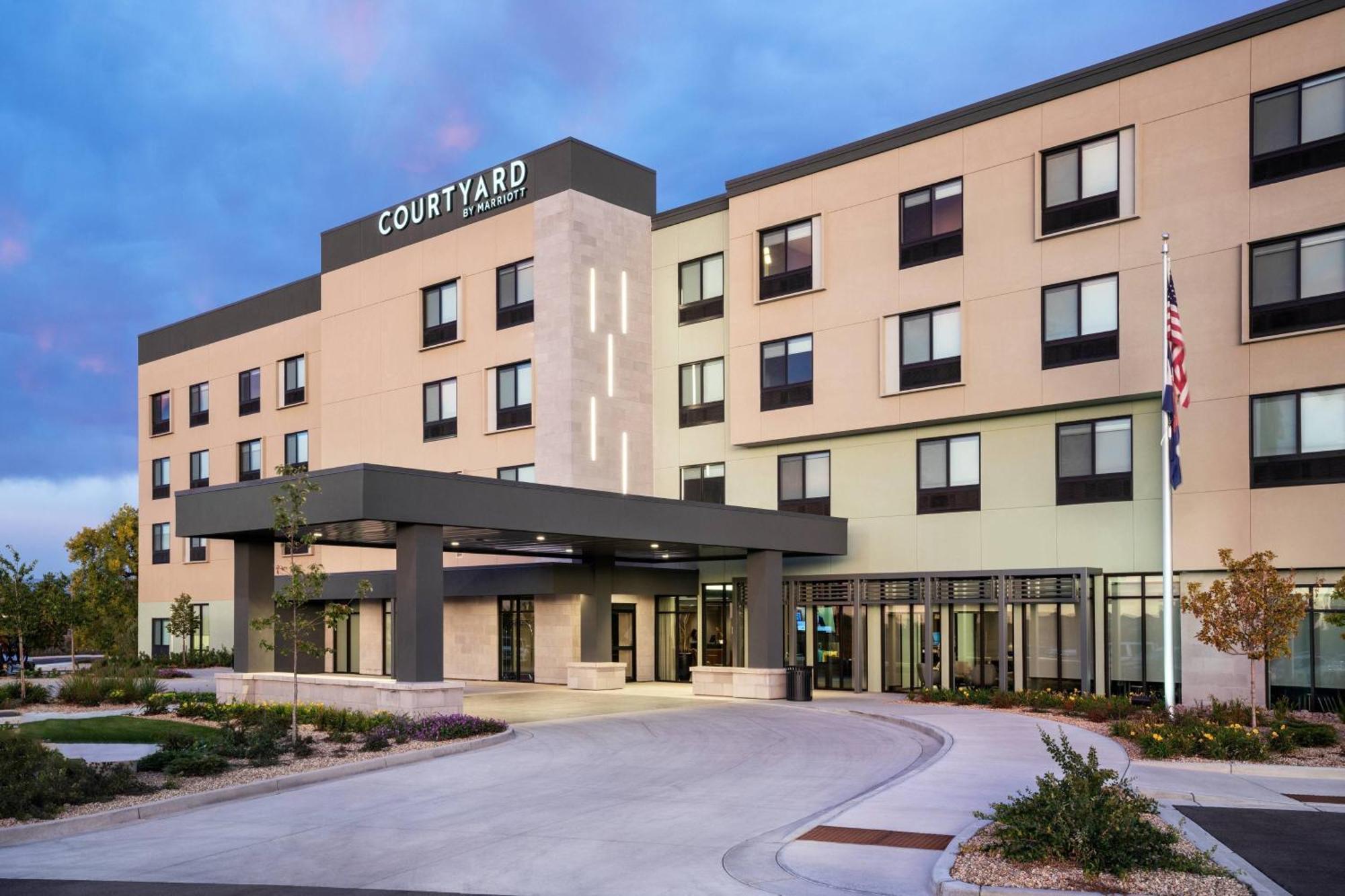 Courtyard By Marriott Loveland Fort Collins Exterior photo
