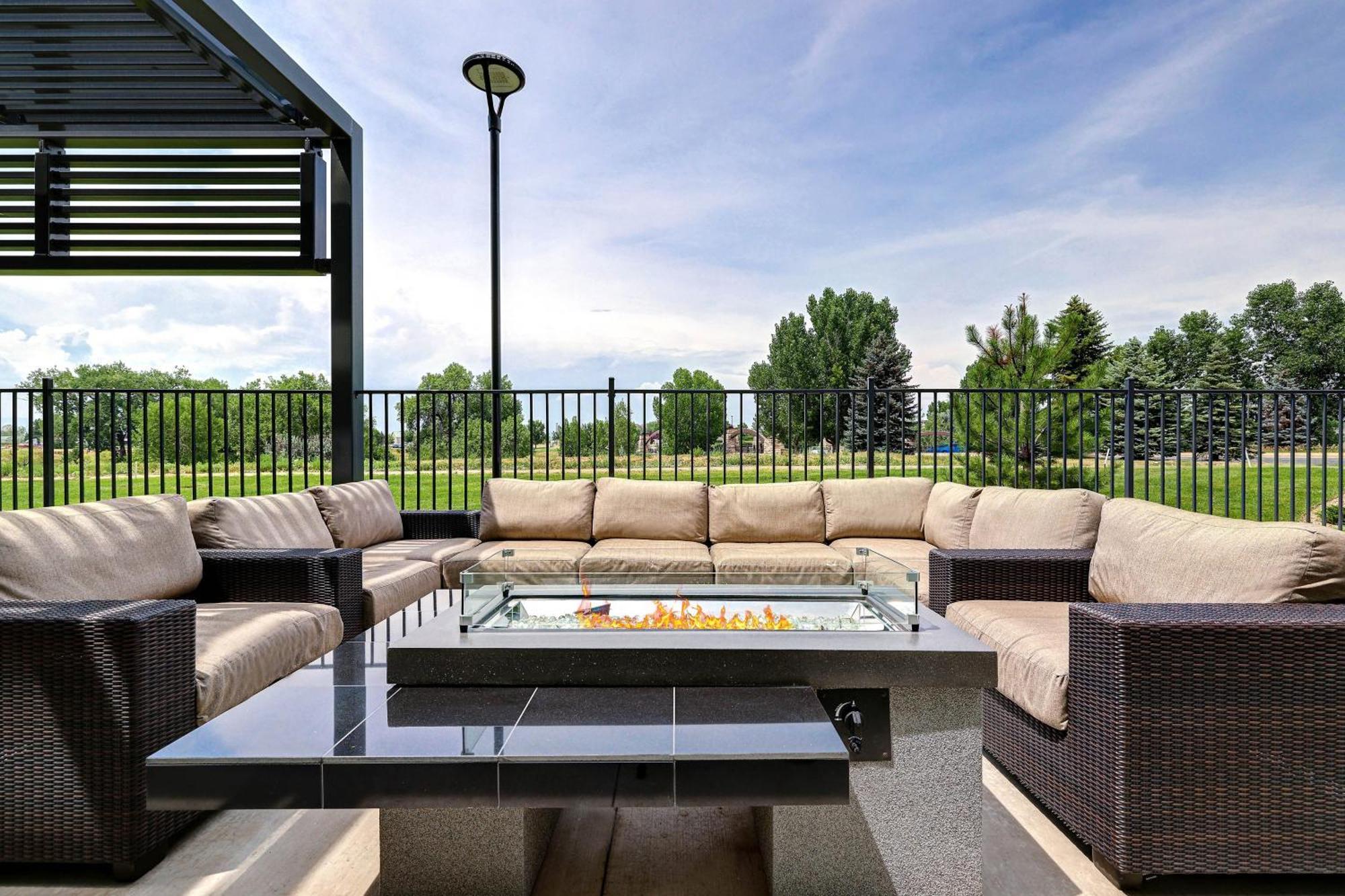 Courtyard By Marriott Loveland Fort Collins Exterior photo